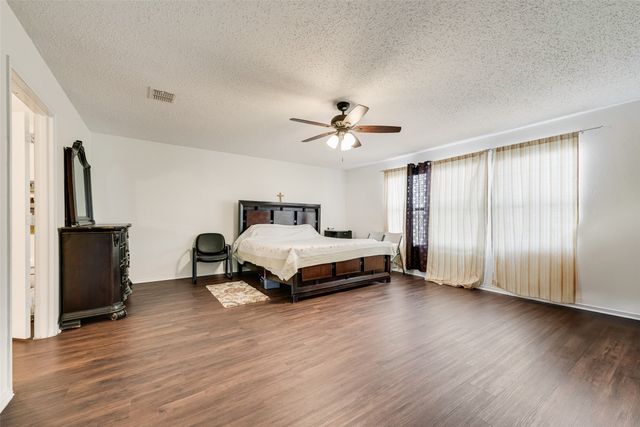 3016 Cesareo Drive, Grand Prairie, TX 75052