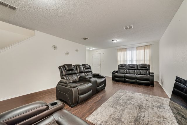 3016 Cesareo Drive, Grand Prairie, TX 75052