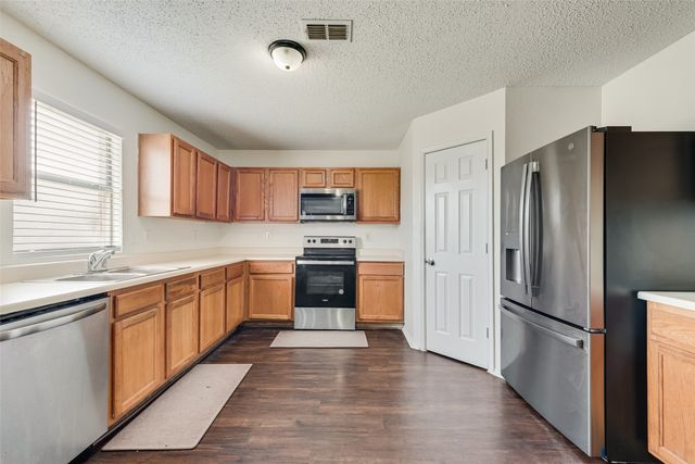 3016 Cesareo Drive, Grand Prairie, TX 75052