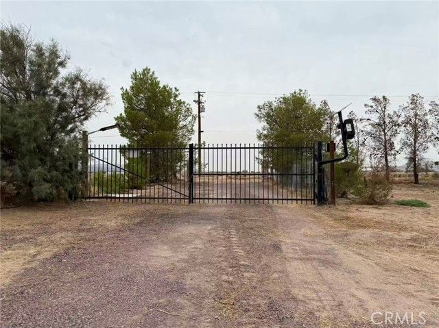 33979 Fremont Rd, Newberry Springs, CA 92365