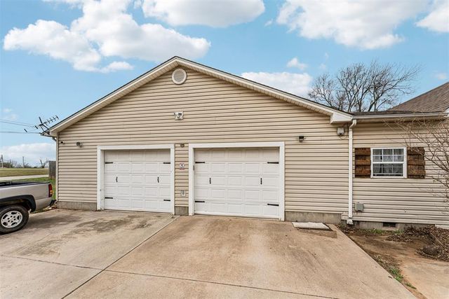 229 N 6th Avenue, Purcell, OK 73080