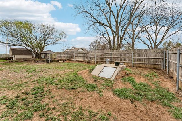 229 N 6th Avenue, Purcell, OK 73080