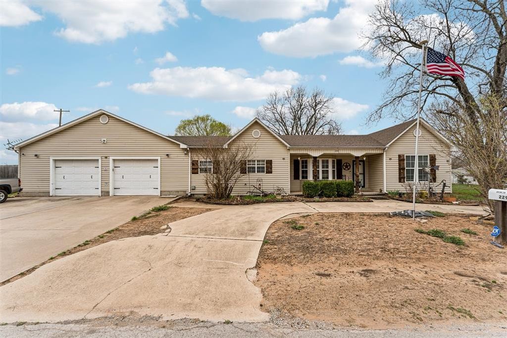 229 N 6th Avenue, Purcell, OK 73080