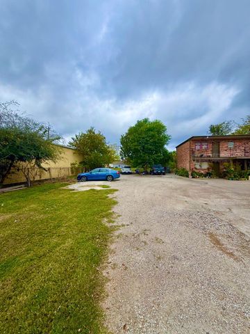 911 Michigan Street 8, Houston, TX 77587