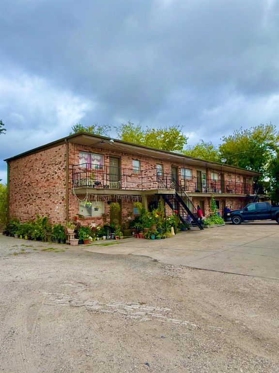 911 Michigan Street 8, Houston, TX 77587