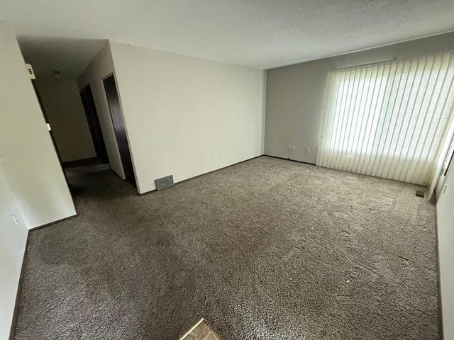 155 Bordeaux Court, Woodbury, MN 55125