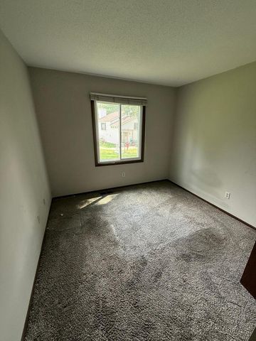 155 Bordeaux Court, Woodbury, MN 55125
