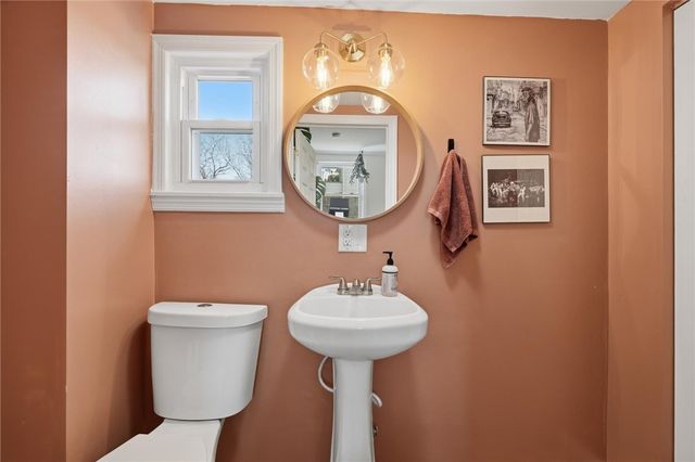 919 Eleanor St, South Side, PA 15203