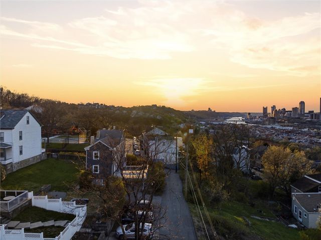 919 Eleanor St, South Side, PA 15203