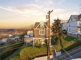 919 Eleanor St, South Side, PA 15203