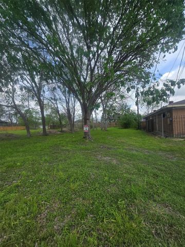 4917 Paula Street, Houston, TX 77033