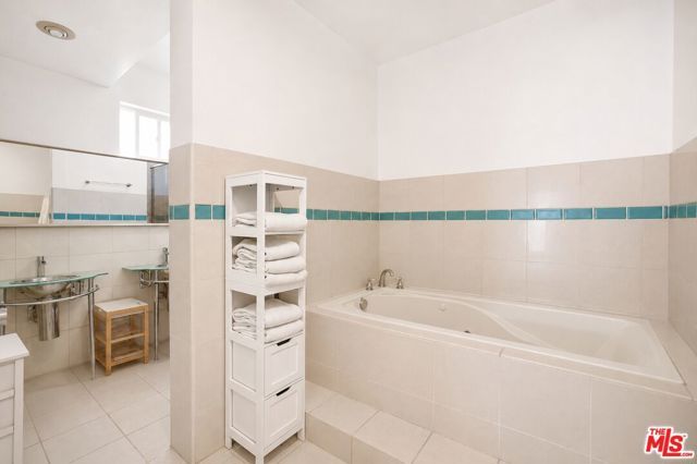 104 S Hayworth Avenue 103, Los Angeles, CA 90048