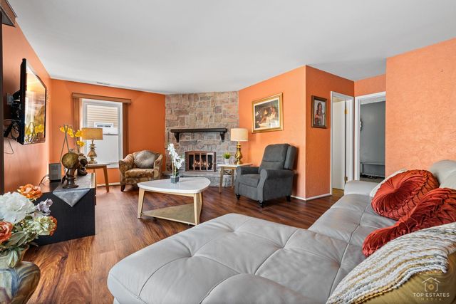 176 Appleby Drive, Glendale Heights, IL 60139