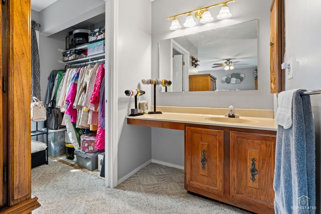 176 Appleby Drive, Glendale Heights, IL 60139