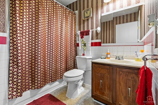 176 Appleby Drive, Glendale Heights, IL 60139