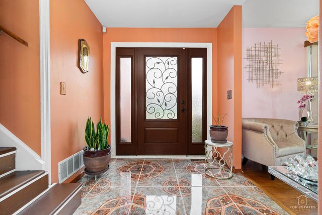 176 Appleby Drive, Glendale Heights, IL 60139