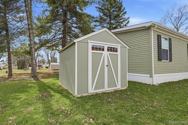 2125 Candy Lane, Brighton, MI 48114