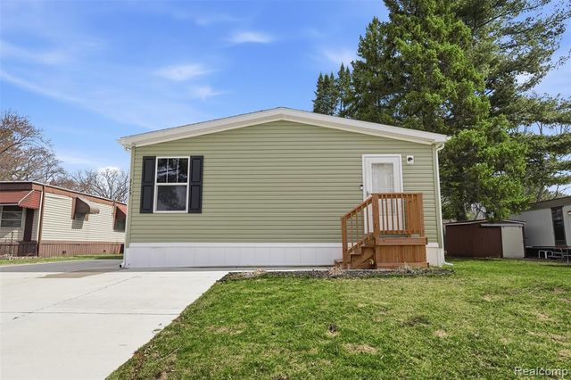 2125 Candy Lane, Brighton, MI 48114