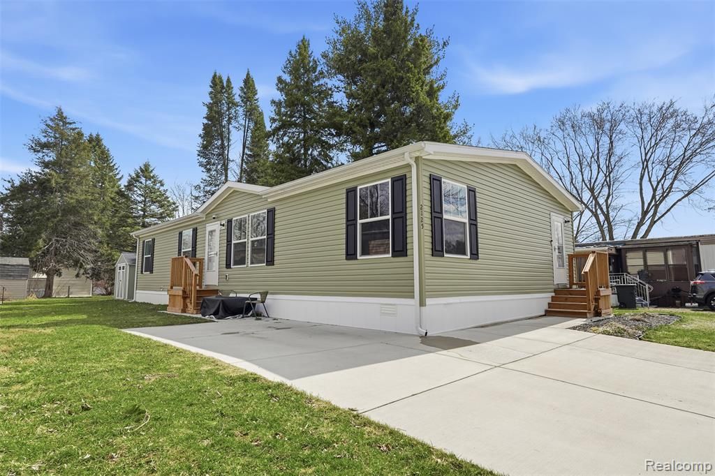 2125 Candy Lane, Brighton, MI 48114
