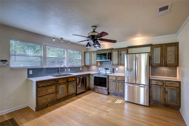 1918 Walworth Street, Greenville, TX 75401