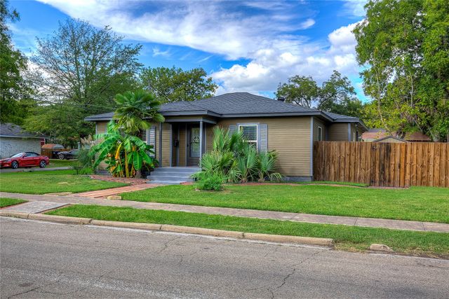 1918 Walworth Street, Greenville, TX 75401