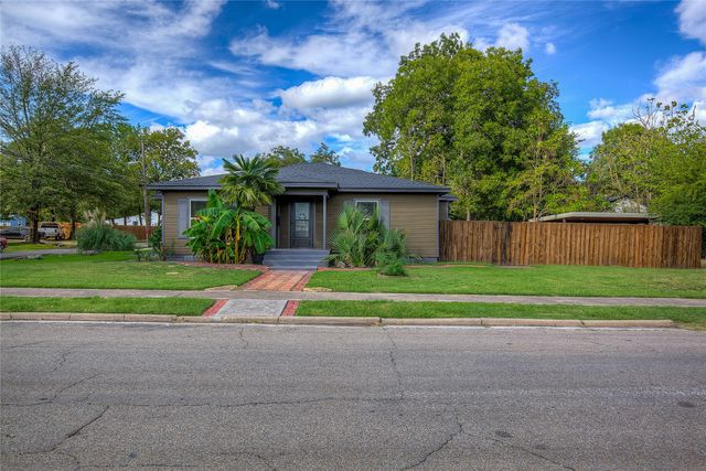 1918 Walworth Street, Greenville, TX 75401