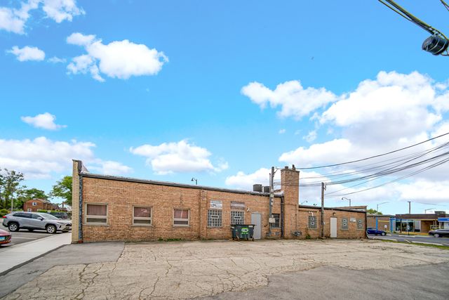 2201 W Roosevelt Road, Broadview, IL 60155