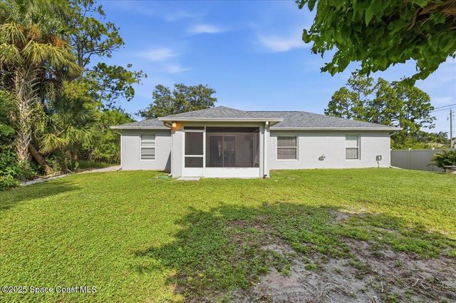 840 Avalon Street SE, Palm Bay, FL 32909