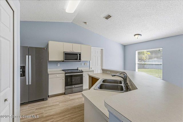 840 Avalon Street SE, Palm Bay, FL 32909