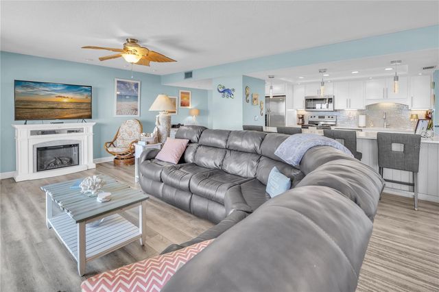 200 120TH AVENUE W 3A, Treasure Island, FL 33706