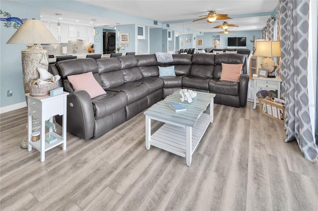 200 120TH AVENUE W 3A, Treasure Island, FL 33706