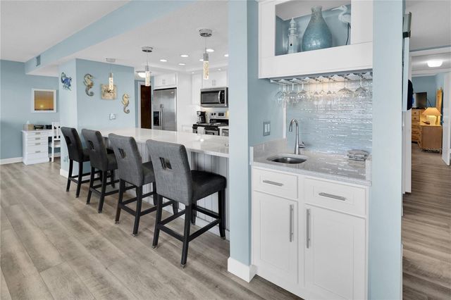 200 120TH AVENUE W 3A, Treasure Island, FL 33706