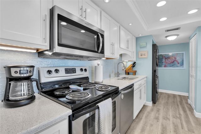 200 120TH AVENUE W 3A, Treasure Island, FL 33706