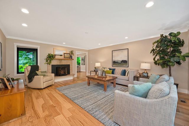 3565 Mary Ln, Auburn, CA 95602