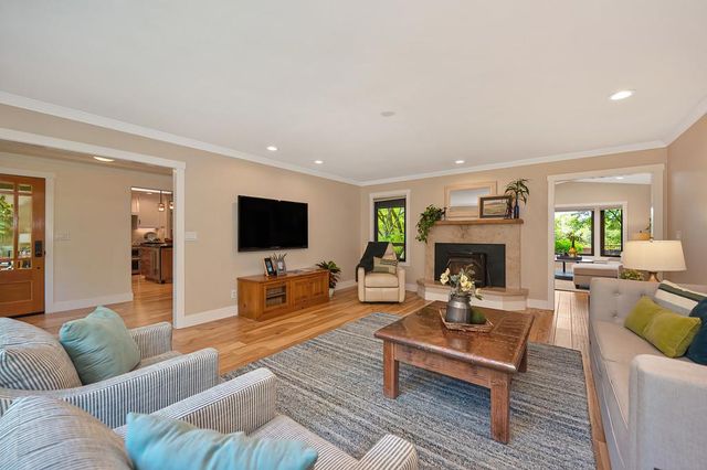 3565 Mary Ln, Auburn, CA 95602