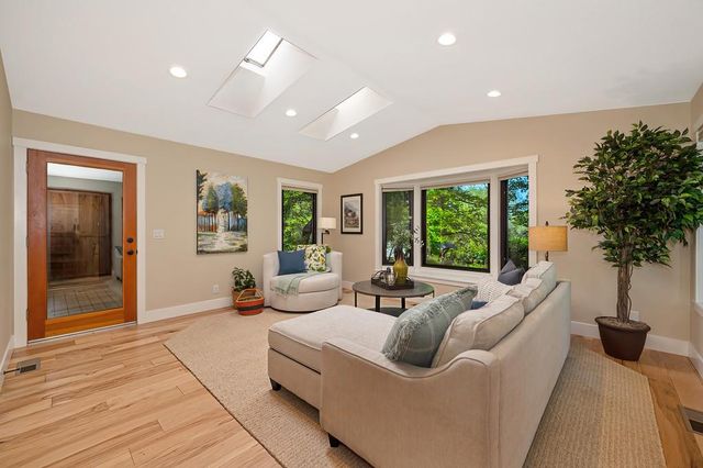 3565 Mary Ln, Auburn, CA 95602