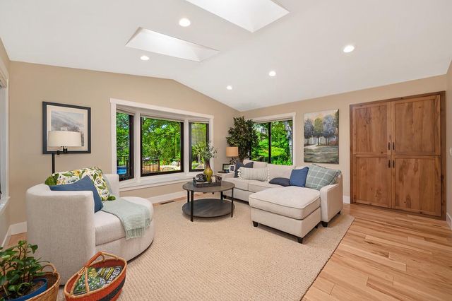 3565 Mary Ln, Auburn, CA 95602