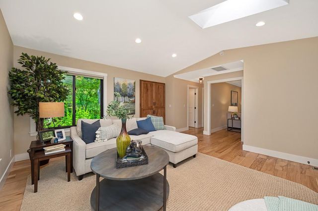 3565 Mary Ln, Auburn, CA 95602