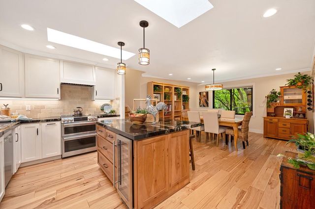3565 Mary Ln, Auburn, CA 95602