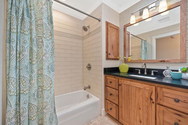 3565 Mary Ln, Auburn, CA 95602