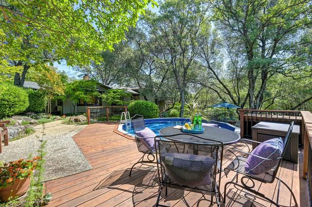3565 Mary Ln, Auburn, CA 95602