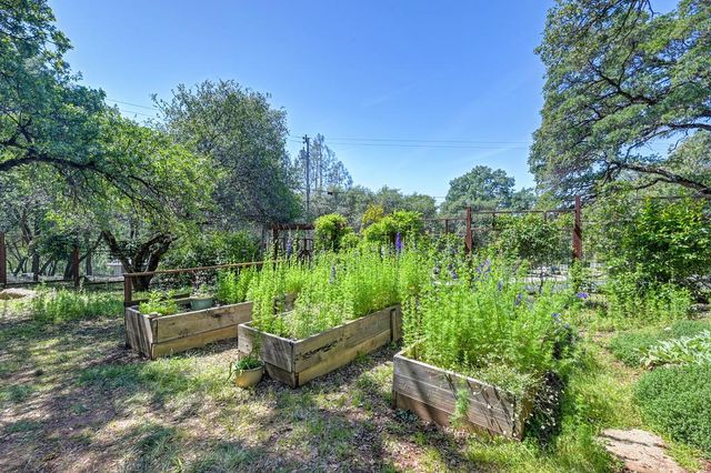 3565 Mary Ln, Auburn, CA 95602