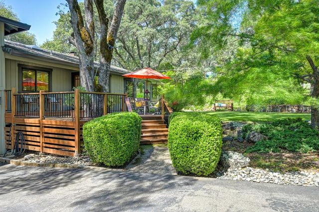 3565 Mary Ln, Auburn, CA 95602