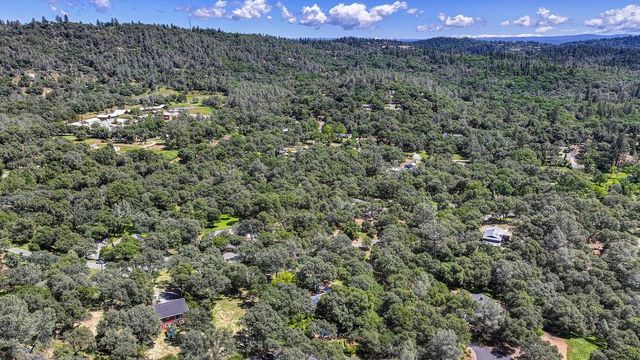 3565 Mary Ln, Auburn, CA 95602