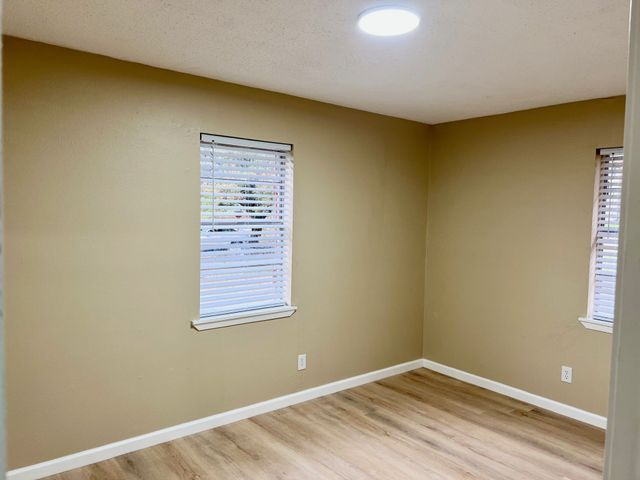 38 Valley View Circle, Denison, TX 75021