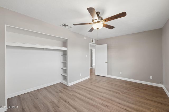 8050 W Weldon Avenue, Phoenix, AZ 85033