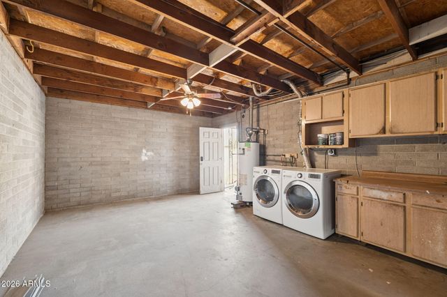 8050 W Weldon Avenue, Phoenix, AZ 85033