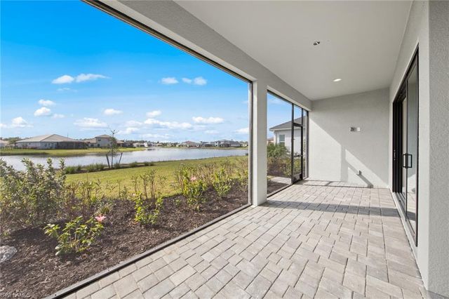 4671 SkySail DR, Naples, FL 34120