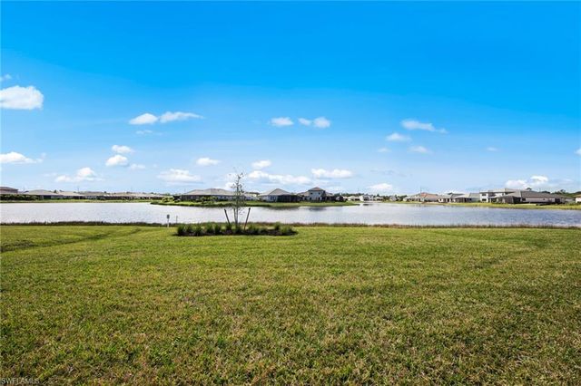 4671 SkySail DR, Naples, FL 34120