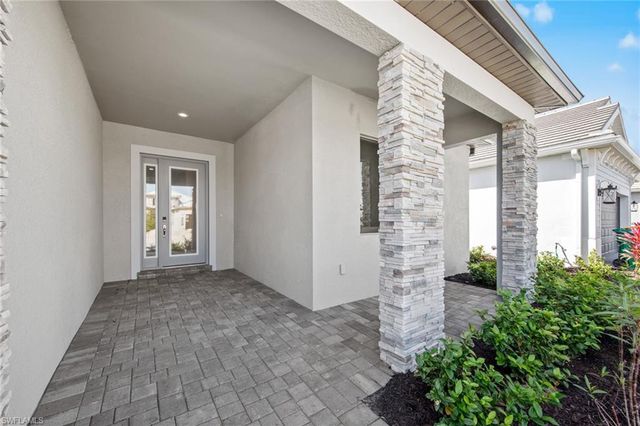 4671 SkySail DR, Naples, FL 34120